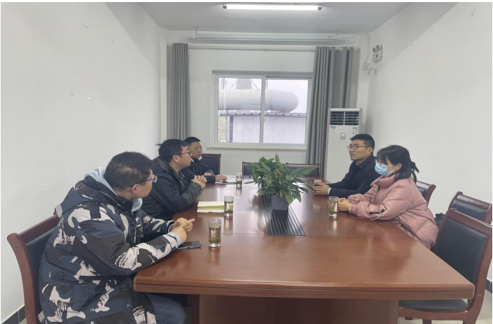副區(qū)長程麗群、萬順利深入雙益開展節(jié)前慰問檢查